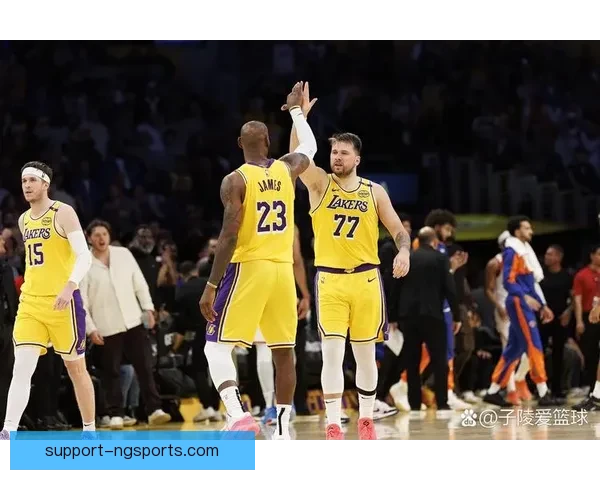 NBA焦点战詹姆斯爆发湖人力克勇士重返西部前四冲击季后赛席位