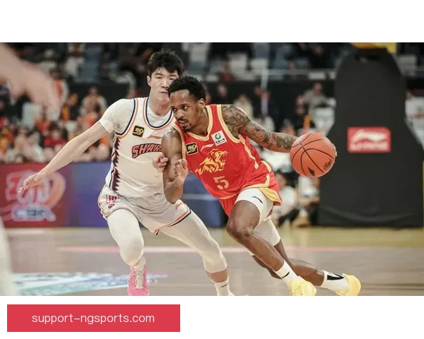 关键战役逆转取胜球队冲击季后赛形势骤变引发球迷热议与专家解析